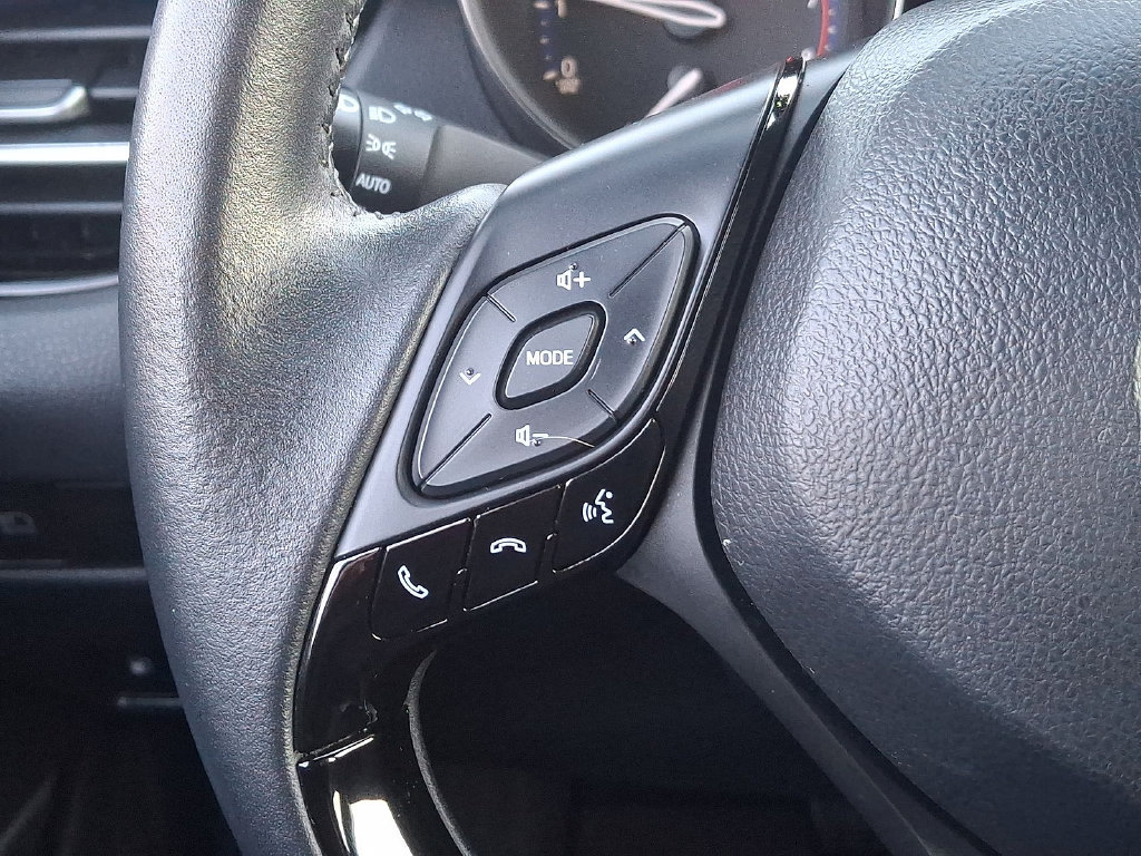 Certified 2020 Toyota C-HR XLE FWD image 22