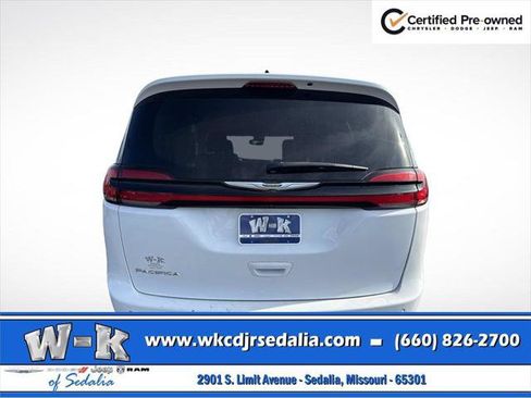 Certified 2023 Chrysler Pacifica Touring-L FWD image 7
