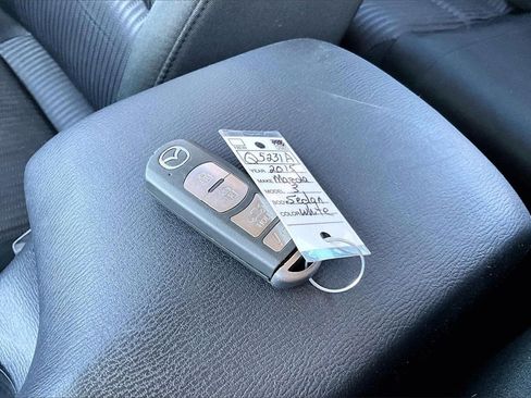 Used 2015 MAZDA MAZDA3 i Touring w/ Technology Package image 11