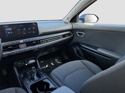 Used 2025 Kia K4 LXS image 21