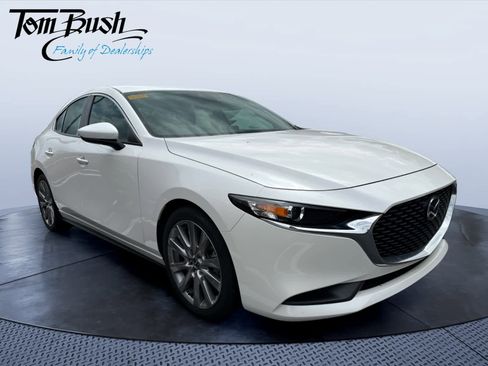 Used 2022 MAZDA MAZDA3 s FWD image 1
