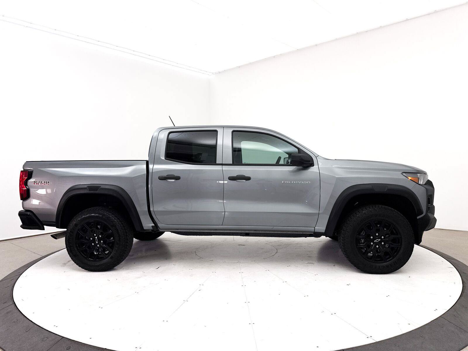 Used 2024 Chevrolet Colorado Trail Boss w/ Advanced Trailering Package AWD/4WD image 38