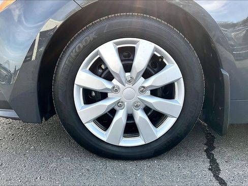 Used 2025 Toyota Corolla LE FWD image 34