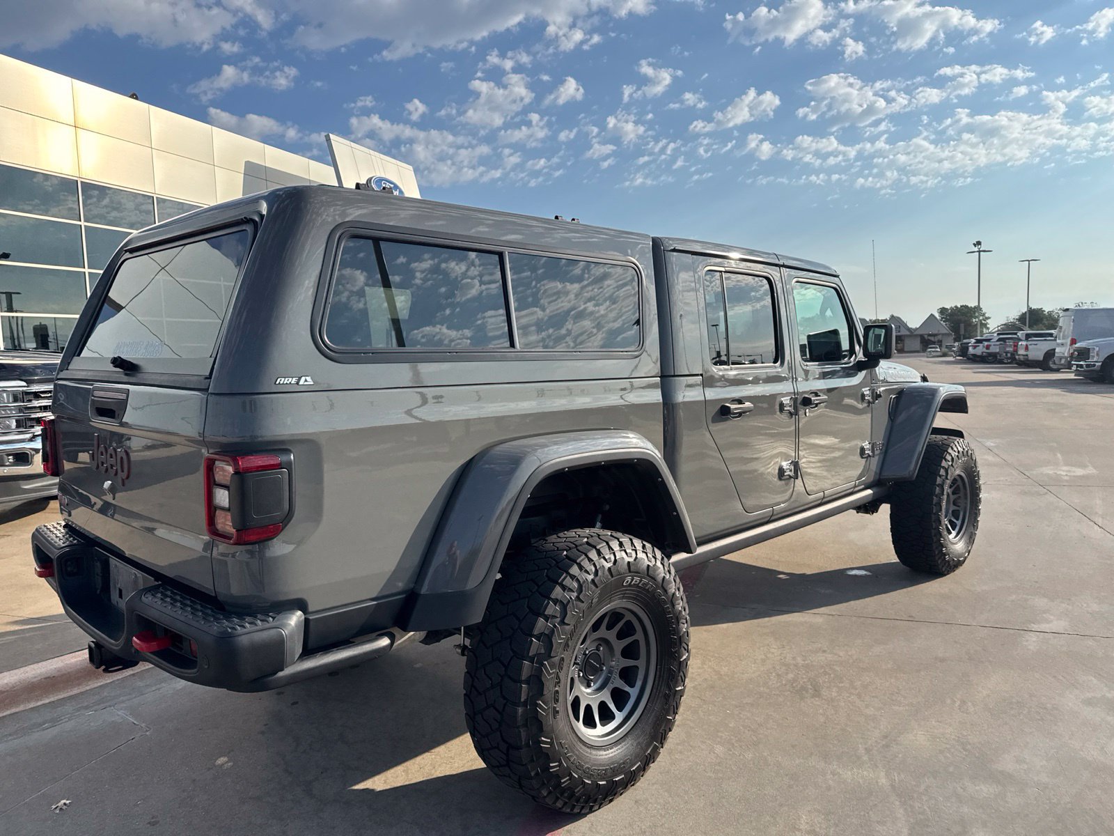 Used 2021 Jeep Gladiator Rubicon AWD/4WD image 4