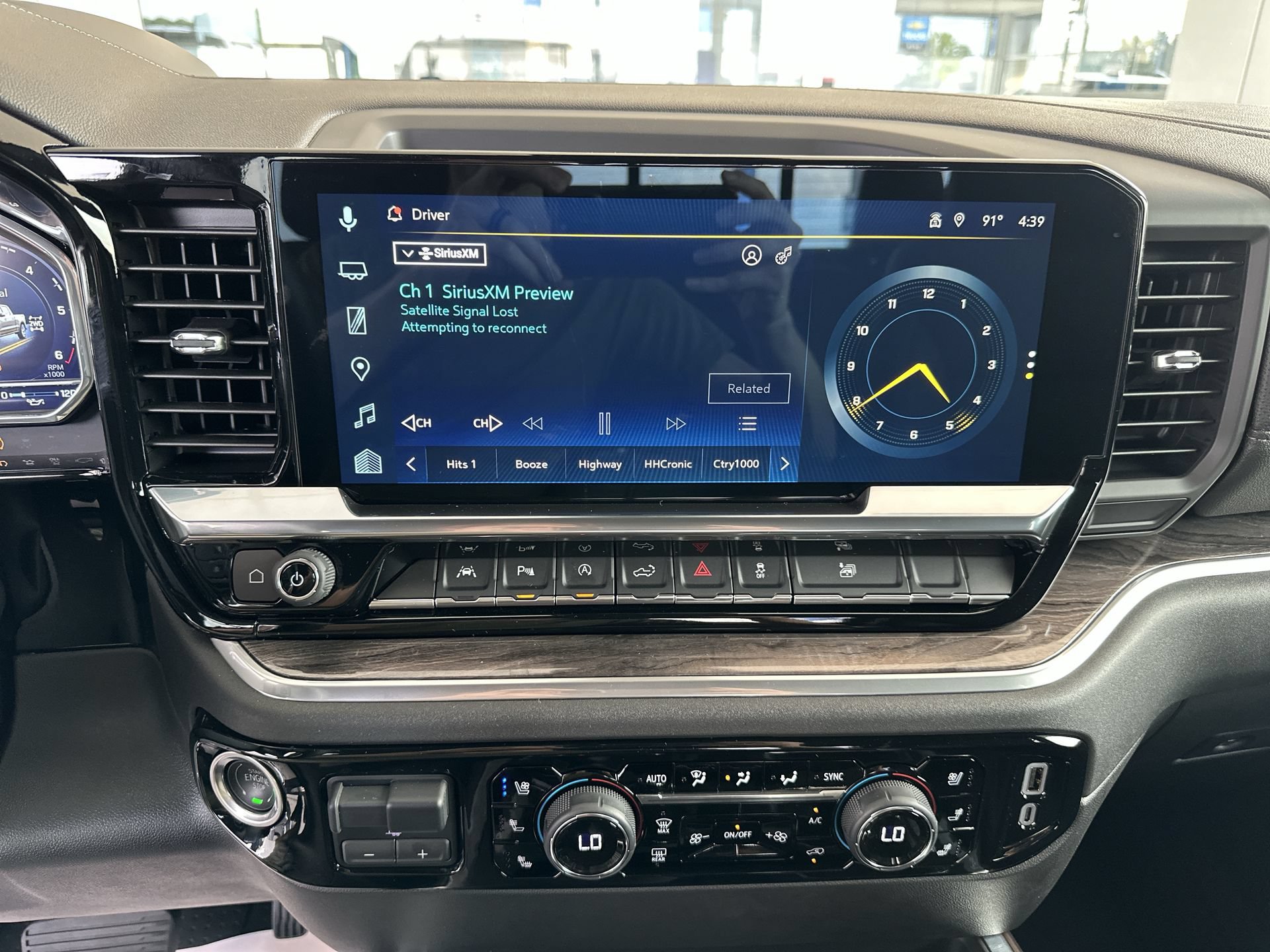 Certified 2024 Chevrolet Silverado 1500 LTZ w/ LTZ Premium Package AWD/4WD image 13