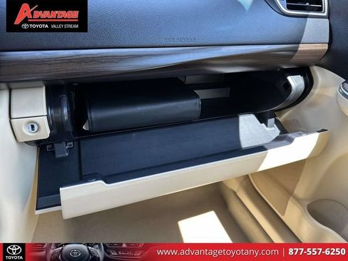 Used 2016 Toyota Camry XLE FWD image 38