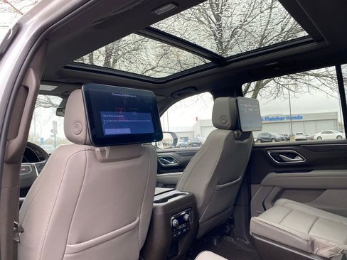 Used 2023 GMC Yukon SLT w/ SLT Premium Package image 29