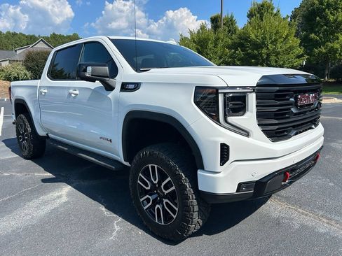 Used 2025 GMC Sierra 1500 AT4 w/ AT4 Premium Package AWD/4WD image 26