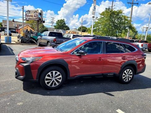 Used 2024 Subaru Outback Premium image 8