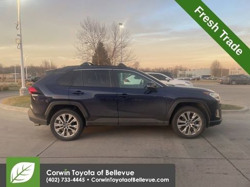 Used 2019 Toyota RAV4 XLE Premium image 2