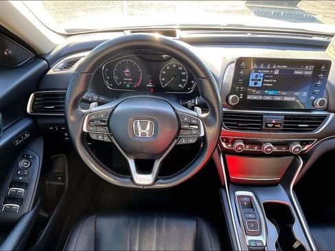 Used 2020 Honda Accord Touring image 8