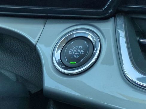 Certified 2025 Chevrolet Trax LT FWD image 31