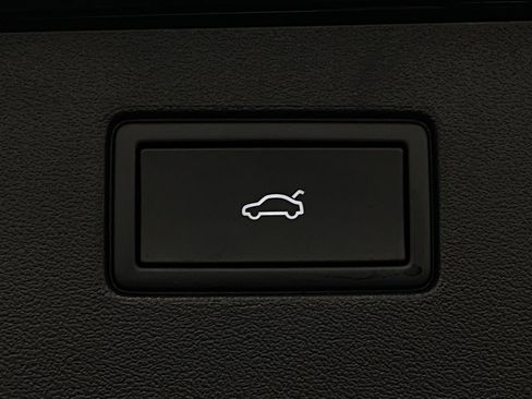 New 2025 Volkswagen Tiguan SE image 6