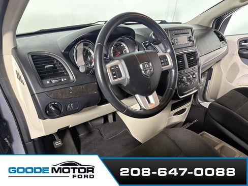 Used 2016 Dodge Grand Caravan SE w/ Quick Order Package 29E SE FWD image 8