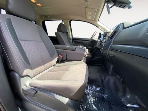 Used 2023 Nissan Titan S RWD image 15