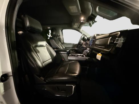 Used 2023 Ford F350 Lariat w/ Lariat Ultimate Package image 28