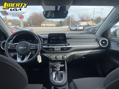 Used 2023 Kia Forte LXS image 13