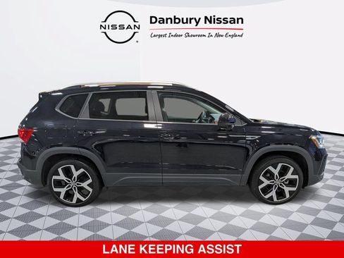 Used 2022 Volkswagen Taos SEL w/ Panoramic Sunroof Package AWD/4WD image 2