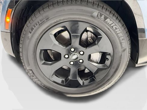 Used 2024 Land Rover Defender 110 X-Dynamic SE AWD/4WD image 12