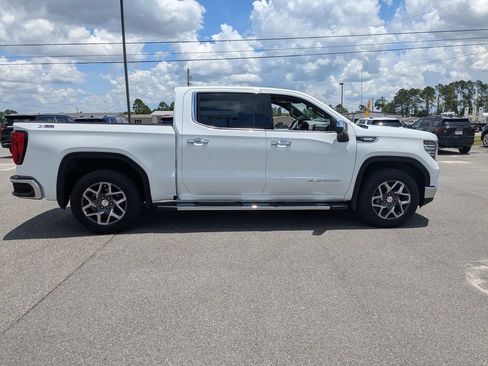 Used 2023 GMC Sierra 1500 SLT w/ SLT Premium Package AWD/4WD image 3