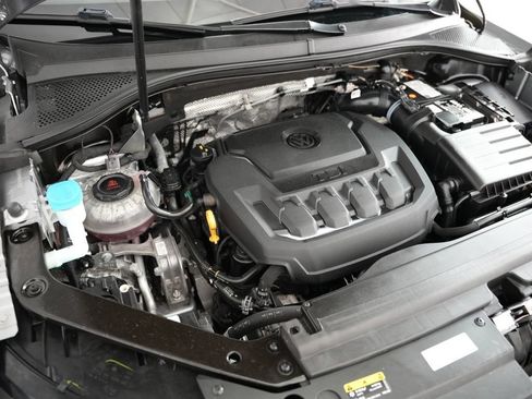 Used 2023 Volkswagen Tiguan SE R-Line FWD image 54