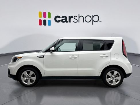 Used 2017 Kia Soul w/ Convenience Package FWD image 2