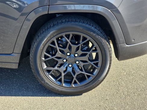 Used 2025 Jeep Grand Cherokee Summit w/ Obsidian Package image 41