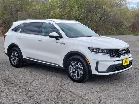 Used 2022 Kia Sorento S AWD/4WD image 3