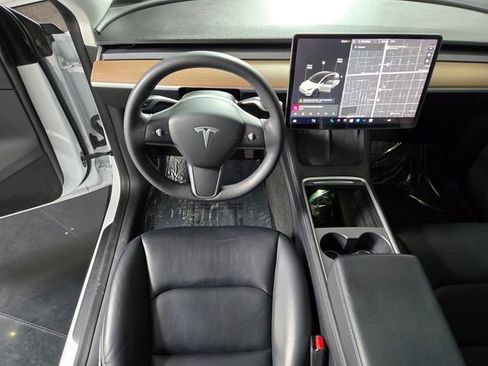 Used 2021 Tesla Model Y Long Range image 15