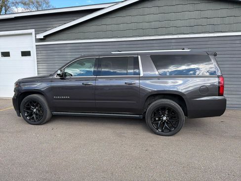 Used 2017 Chevrolet Suburban Premier AWD/4WD image 3