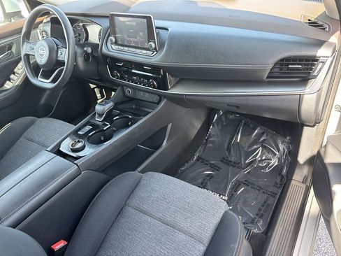 Used 2021 Nissan Rogue SV AWD/4WD image 11