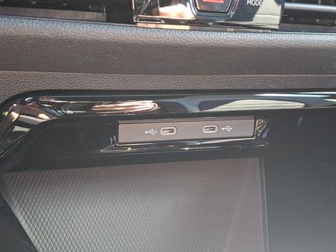 New 2026 Volkswagen GTI SE FWD image 16
