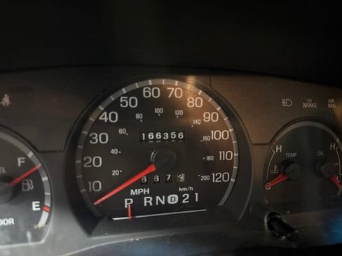 Used 2000 Ford Crown Victoria LX RWD image 9