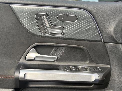 Used 2024 Mercedes-Benz GLB 250 GLB 250 image 13