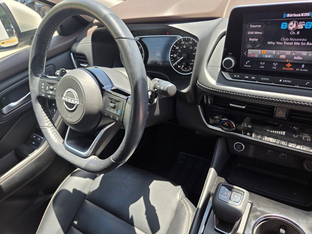 Used 2023 Nissan Rogue SL AWD/4WD image 32
