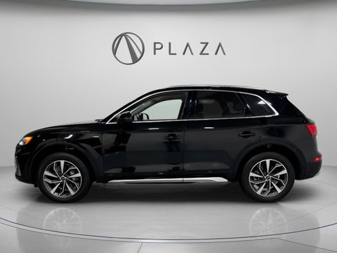 Certified 2023 Audi Q5 2.0T Premium w/ Convenience Package image 3