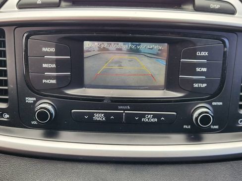 Used 2018 Kia Sorento L FWD image 17