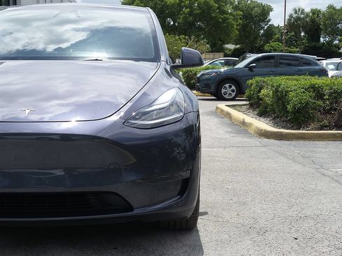 Used 2023 Tesla Model Y Long Range AWD/4WD image 14