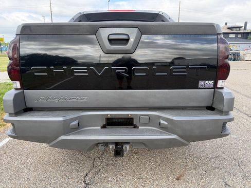 Used 2002 Chevrolet Avalanche 2WD image 14