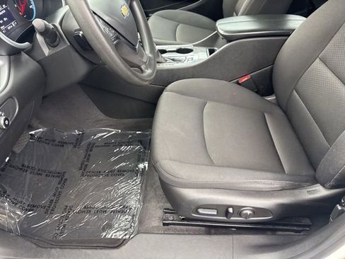 Used 2023 Chevrolet Malibu LT image 32