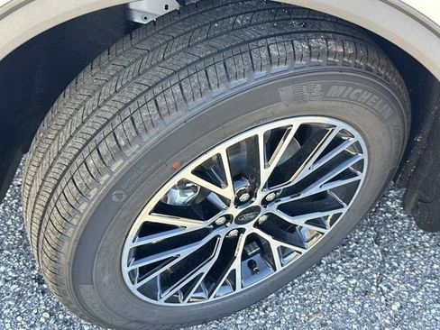 New 2026 Ford Escape SE image 11