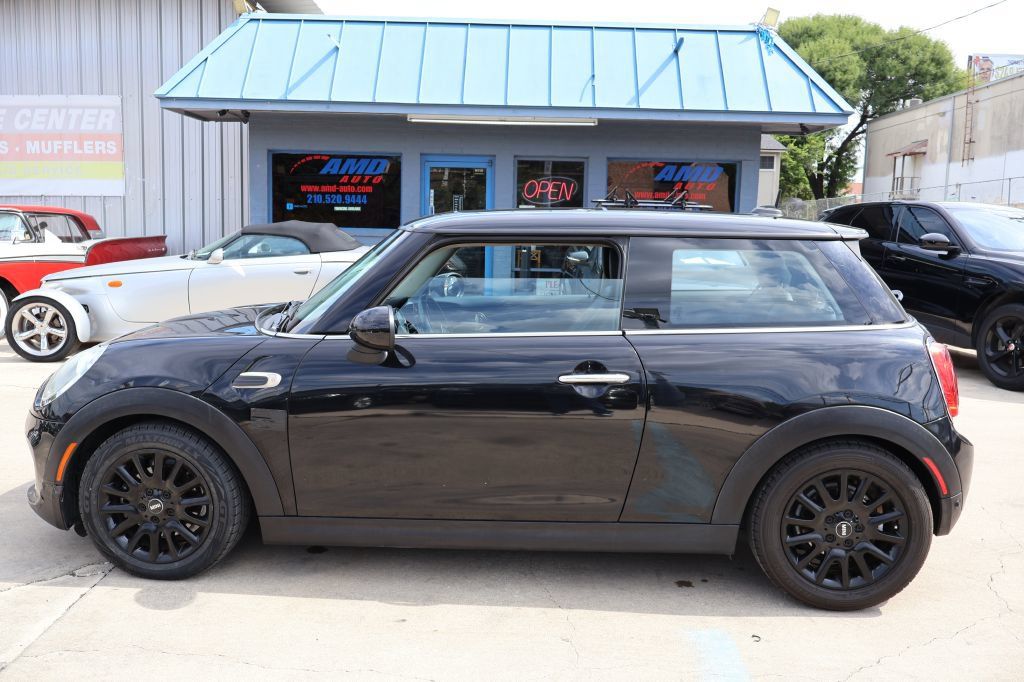 Used 2017 MINI Cooper 2-Door Hardtop FWD image 4