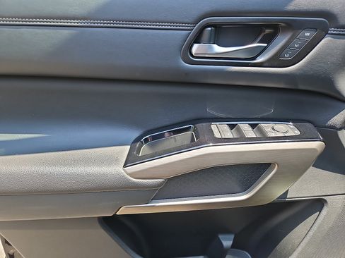 Certified 2023 Nissan Pathfinder Platinum AWD/4WD image 12