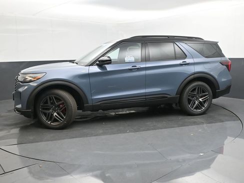 New 2026 Ford Explorer ST-Line w/ ST-Line Street Pack image 2