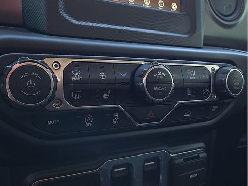 Used 2022 Jeep Wrangler Sport S image 17