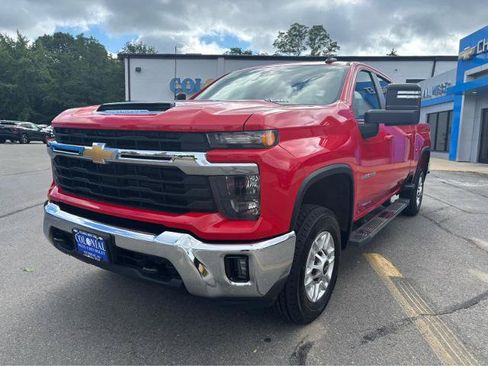 Used 2025 Chevrolet Silverado 2500 LT w/ Convenience Package AWD/4WD image 2