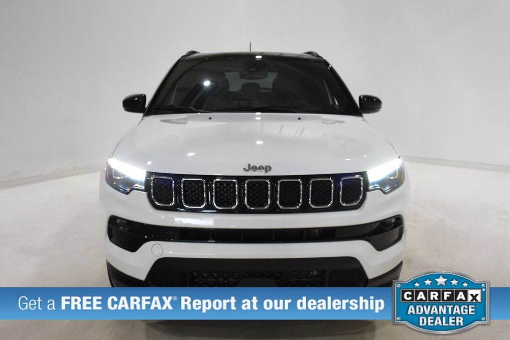 Used 2023 Jeep Compass Limited w/ Elite Group AWD/4WD image 2