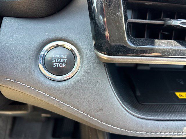 Used 2023 Toyota Highlander Limited AWD/4WD image 25