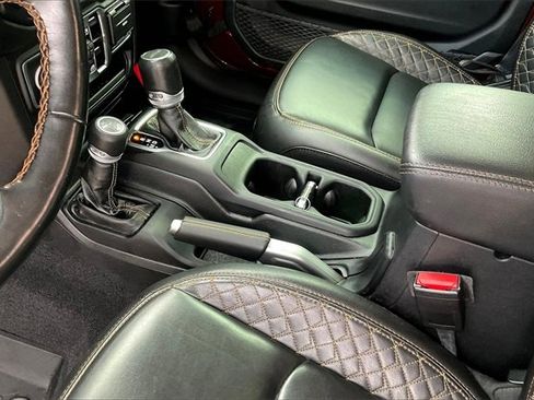 Used 2021 Jeep Gladiator Overland image 17