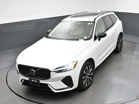 Used 2024 Volvo XC60 B5 Plus w/ Protection Package Premier AWD/4WD image 19